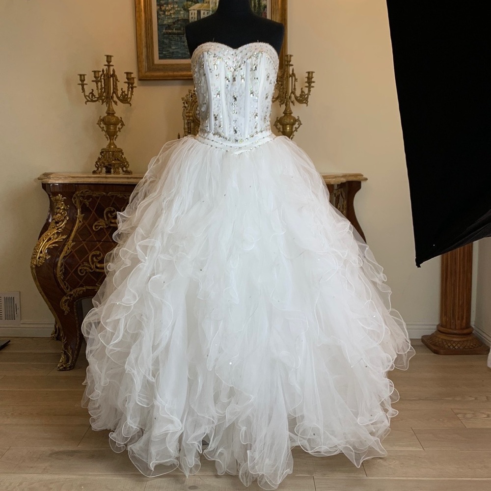 Women’s formal rhinestone Quinceanera ball gown pageant wedding prom dress